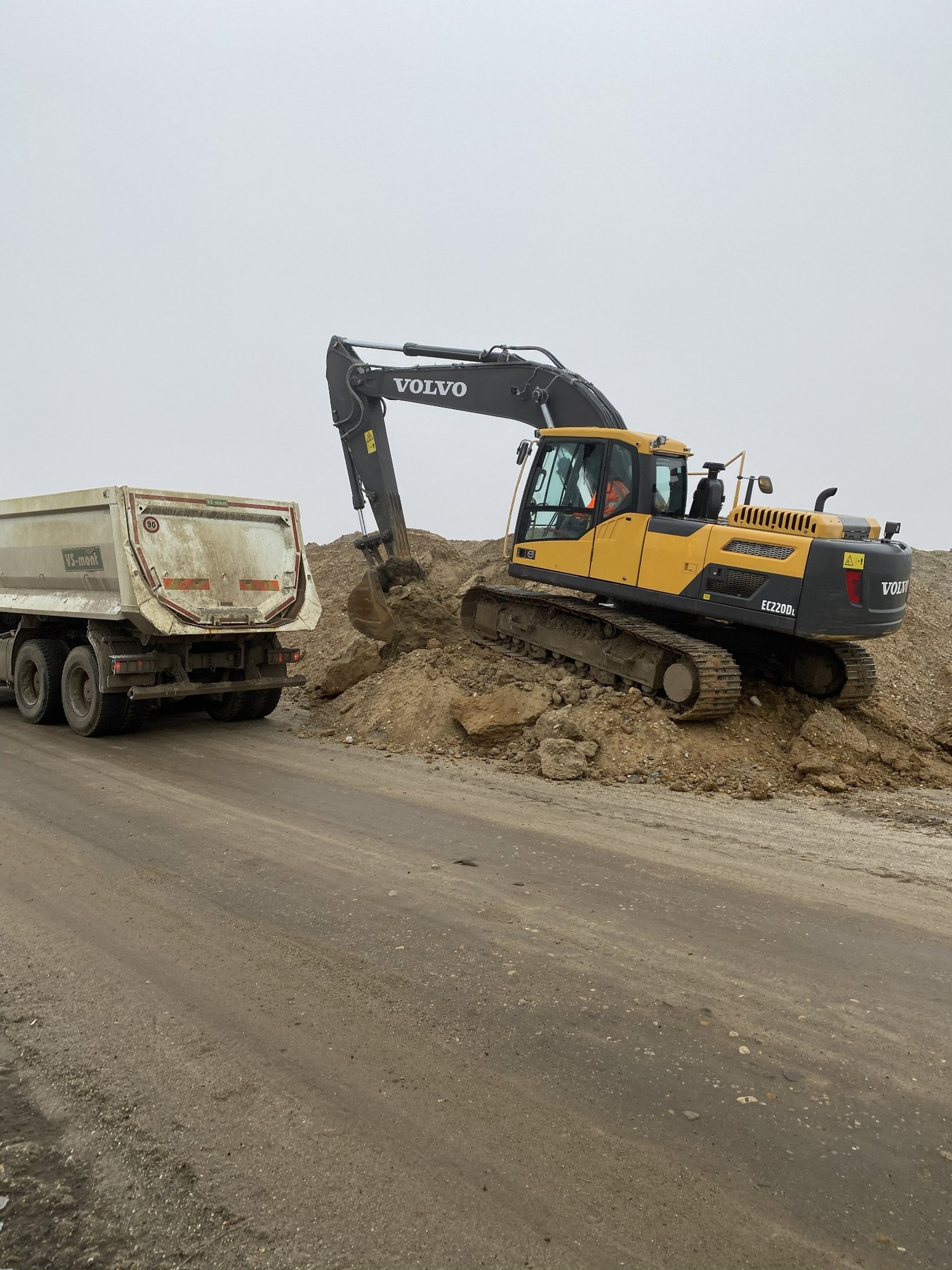Volvo EC220D lánctalpas kotró
